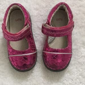 Umi 5.5 Hot pink shimmer shoes leather upper & lining good rubber soles like new